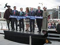 G&auml;ste und Stra&szlig;enschilder